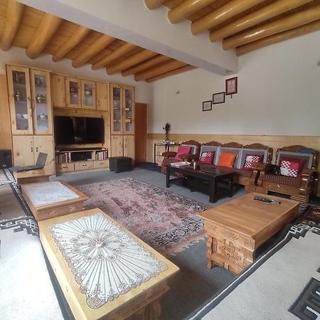 Streamlet Homestay レー エクステリア 写真