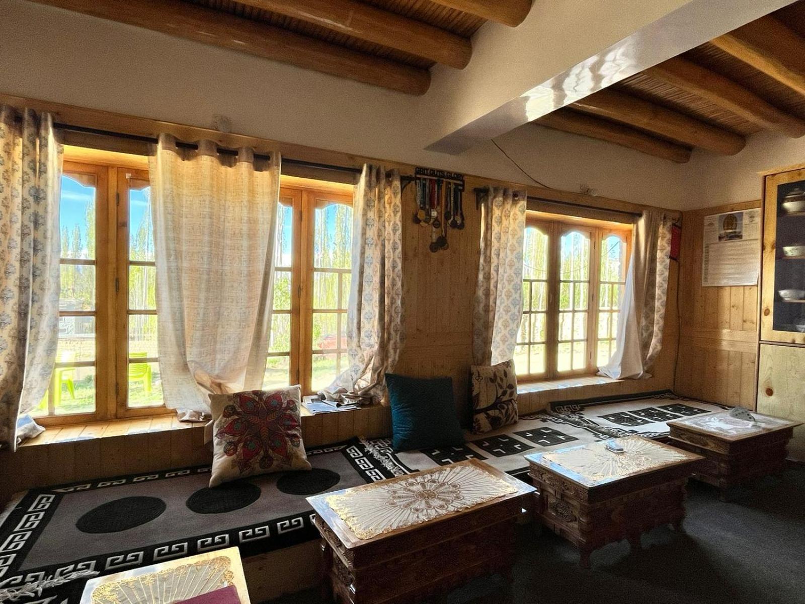 Streamlet Homestay レー エクステリア 写真